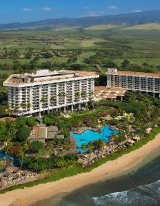 una vista aérea de un complejo en la playa en Hyatt Regency Maui Resort & Spa, en Lahaina