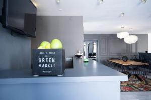 Kuchyň nebo kuchyňský kout v ubytování Smart City Bodrum Hotel
