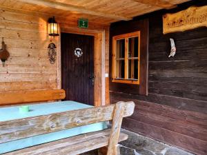 Gambar di galeri bagi Alpine Hut in Murau near Ski Slope di Innere Laßnitz +32 gambar