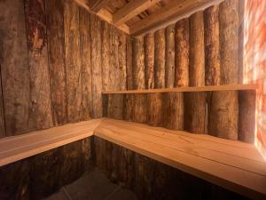 Fotografie z fotogalerie ubytování Gite Roche Des Ducs avec Piscine toute l'année, Spa, Sauna, Hammam v destinaci Rochesson