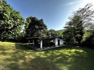 Un paisaje natural cerca de la villa