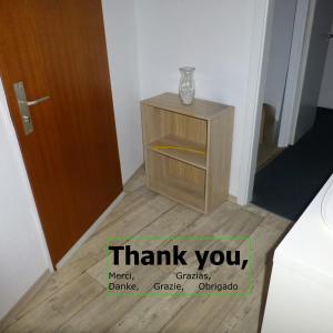 a sign that says thank you in front of a door at CITY APP # 2 ZKDB auf 68qm # Etage 4 im Hochhaus mit Aufzug # Ideal für Dates & Monteure & Abenteurer in Mönchengladbach