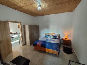 En eller flere senge i et værelse på Limassol House in City Centre