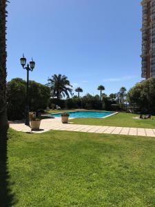 Swimmingpoolen hos eller tæt på Departamento en primera línea del mar