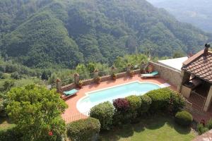 Výhľad na bazén v ubytovaní Lugliano by PosarelliVillas alebo v jeho blízkosti