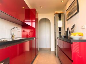 Kuchyň nebo kuchyňský kout v ubytování Bright and Cozy Gem - Free Parking - Private Bathroom