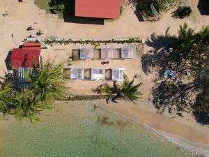 an aerial view of a house on the beach at Hospedaje Yarisnori in Bocas Town