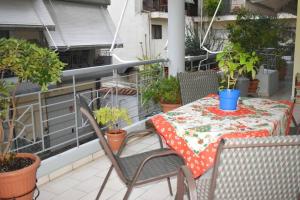 Balkón nebo terasa v ubytování The Red House Δίπλα στον Μύλο των Ξωτικών
