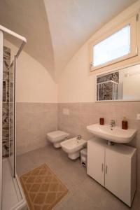 Bilik mandi di Lavinia Suite - Romantic & New!