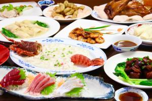 Makanan di atau berdekatan hotel