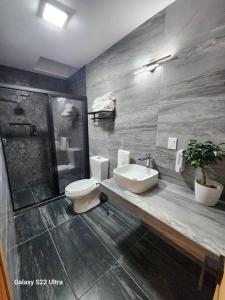 ห้องน้ำของ Casa Beily con alberca climatizada