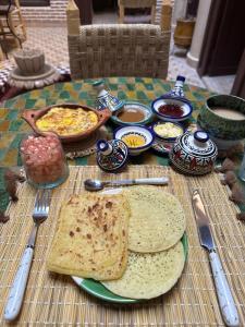 マラケシュにあるRiad Sakura Marrakechの食卓