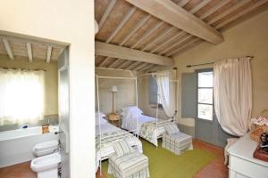 Posteľ alebo postele v izbe v ubytovaní Villa Danilo by PosarelliVillas