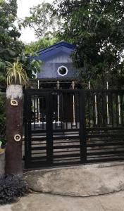 Gambar di galeri bagi Tiny House Loft Style di Digos