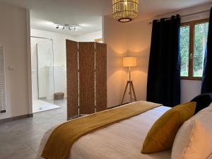 Fotografia z galérie ubytovania Luxe et sérénité : jacuzzi, sauna, piscine chauffée, home-cinéma et plus près du Mans - FR-1-410-396 v destinácii Yvré-lʼÉvêque