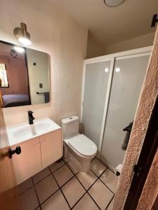 Ένα μπάνιο στο FAMILIAS O EJECUTIVOS Centrico Remodelado 3 habitaciones +14 φωτογραφίες