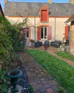 Vonkajšia záhrada v ubytovaní Chambre La Princière