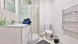 Kúpeľňa v ubytovaní La Résidence Évasion 2 - Original - Gare - Wifi - Relax BNB + 37 fotografií