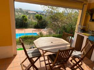 Πισίνα στο ή κοντά στο 2Bedroom house with Swimming Pool and View
