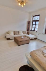 Gallery image of Luna City-Apartment 80qm 2 Zimmer 2 Bäder 20km Messe Airport in Krefeld