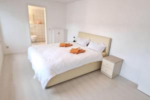 Gallery image of Luna City-Apartment 80qm 2 Zimmer 2 Bäder 20km Messe Airport in Krefeld