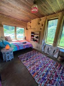 Foto sihtkohas Stewarts River asuva majutusasutuse Off Grid Cob Home galeriist