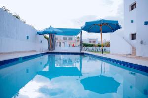Bazén v ubytování Tunis Oasis 4 Bedrooms private villa with private pool nebo v jeho okolí
