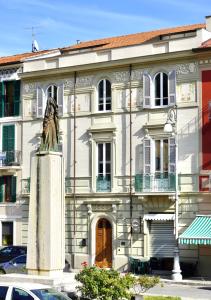 The building in which Az apartmant is located