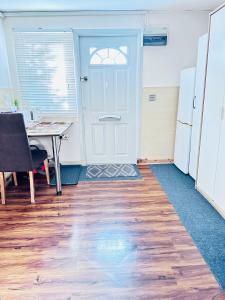 Φωτογραφία από το άλμπουμ του Self-contained Annex for short stay σε Bushey
