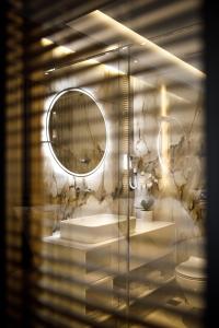 Koupelna v ubytování Caramel Boutique Hotel