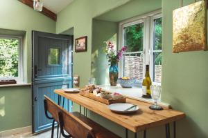 Gambar di galeri bagi The Pigsty and Spa Garden at Tregoose Old Mill di Newquay
