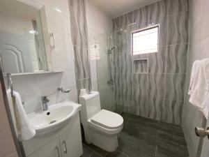 Koupelna v ubytování Santiago City Center Huge nice Apartment to stay rooftop to enjoy the city view