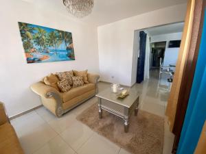 Posezení v ubytování Santiago City Center Huge nice Apartment to stay rooftop to enjoy the city view