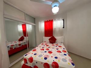 Postel nebo postele na pokoji v ubytování Santiago City Center Huge nice Apartment to stay rooftop to enjoy the city view