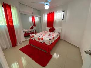 Postel nebo postele na pokoji v ubytování Santiago City Center Huge nice Apartment to stay rooftop to enjoy the city view