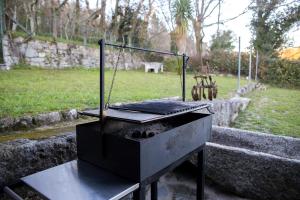 A nyaralóban sütögetési lehetőséget kínál a vendégeknek