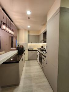 Fotografie z fotogalerie ubytování Elegant Apartment with Burj Khalifa View, Downtown v Dubaji