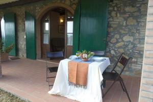 Patio nebo venkovní prostory v ubytování Agriturismo La Burraia vicino a San Gimignano