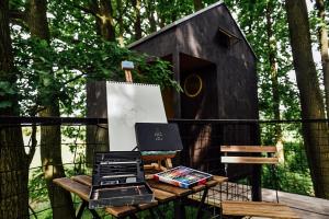 Večerní zábavní program pro hosty v ubytování KeepCalm Treehouse far from the civilization + 24 fotografií