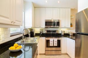 Dapur atau dapur kecil di 10 The Enclave