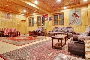 Istumisnurk majutusasutuses Hotel Ab-i-Hayat