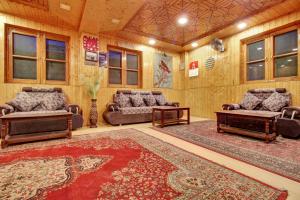 Istumisnurk majutusasutuses Hotel Ab-i-Hayat