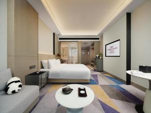 Postel nebo postele na pokoji v ubytování Crowne Plaza Dujiangyan by IHG