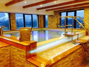 Bazén v ubytování Hotel Bran Stoker nebo v jeho okolí