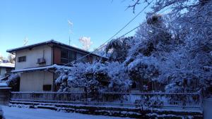Guesthouse Oomiya base 大宮基地別荘 durante l'inverno