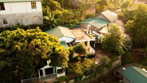 una vista aerea di un gruppo di case di AK Homestay - Motorbike Rental - Cao Bang City a Cao Bằng