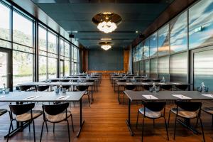 Restoran või mõni muu söögikoht majutusasutuses Hotel Aare Thun