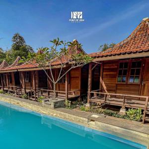 Πισίνα στο ή κοντά στο Point of View Hotel & Resort Majalengka