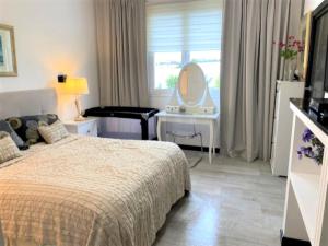 Ảnh trong thư viện ảnh của Costa Teguise 3 bed villa with sea view on the golf estate ở Teguise +93 ảnh
