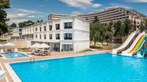 Bazén v ubytování Maya World Didyma Hotel nebo v jeho okolí